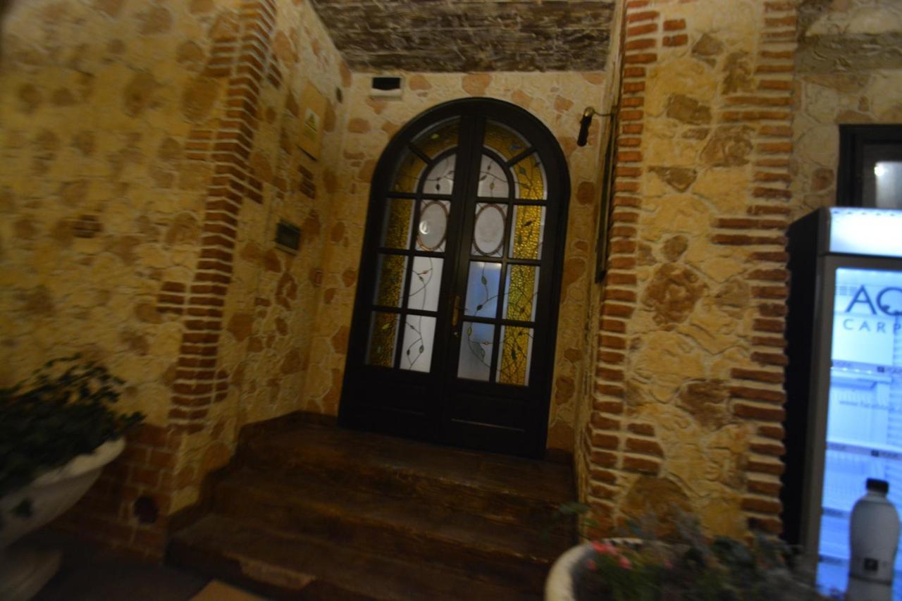 Gala - Guesthouse Орадеа Екстериор снимка