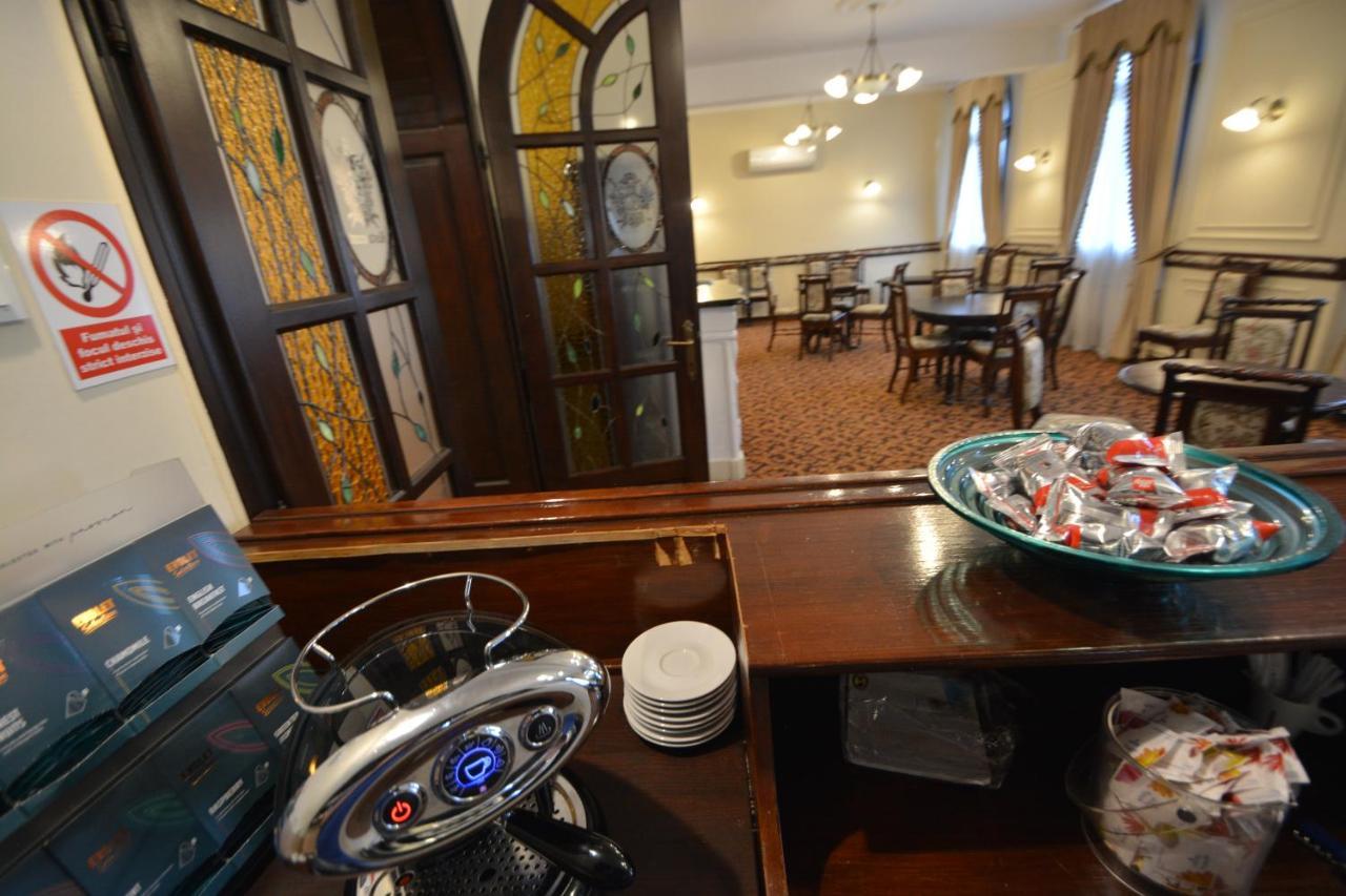 Gala - Guesthouse Орадеа Екстериор снимка