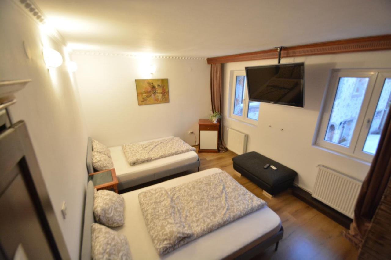 Gala - Guesthouse Орадеа Екстериор снимка