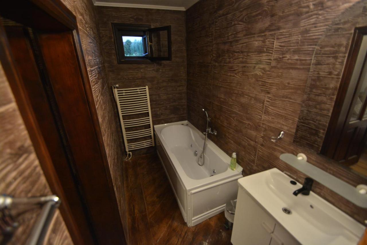Gala - Guesthouse Орадеа Екстериор снимка