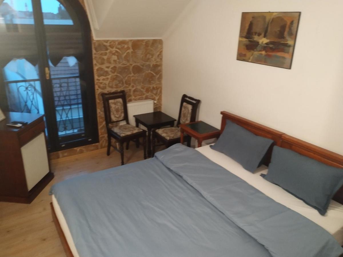 Gala - Guesthouse Орадеа Стая снимка