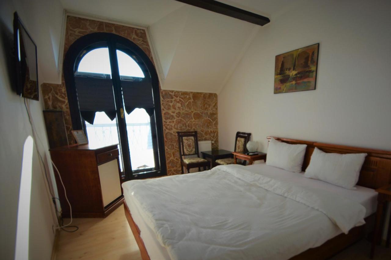 Gala - Guesthouse Орадеа Екстериор снимка